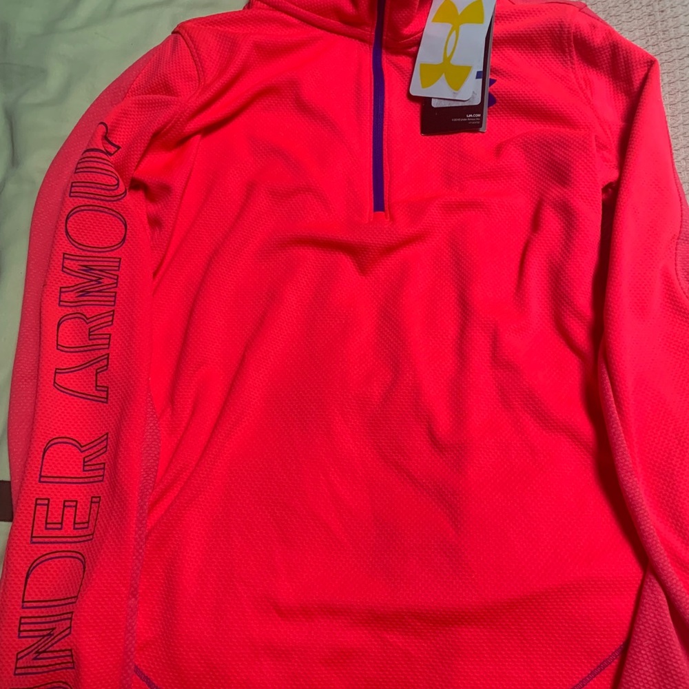 NWT under Amour 1/2zip heat gear top